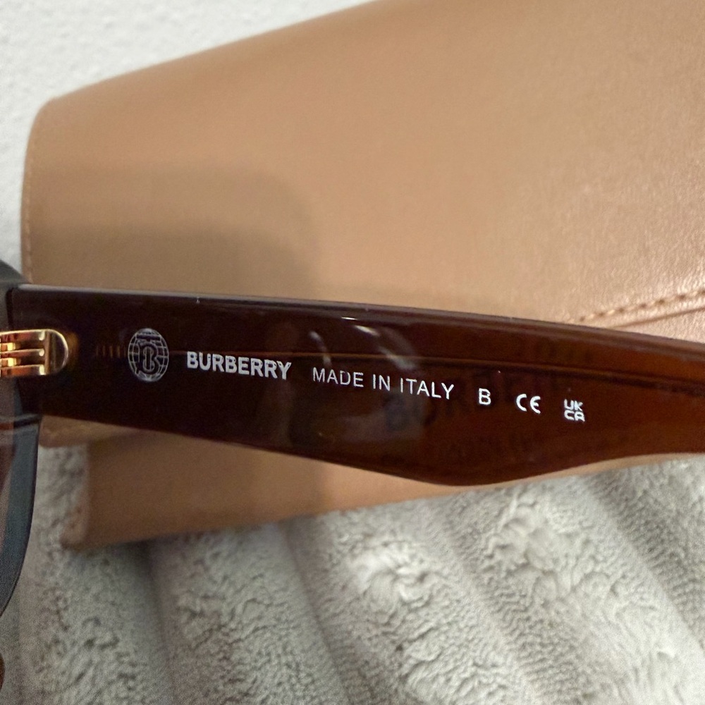 Burberry brown oversized Sunglasses - Picture 3 of 10